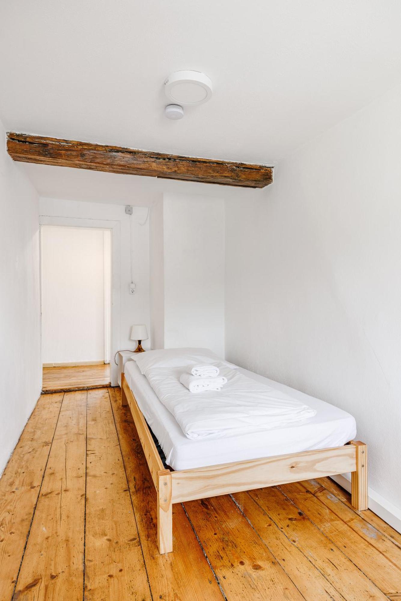 Am Weißen Turm Apartment *